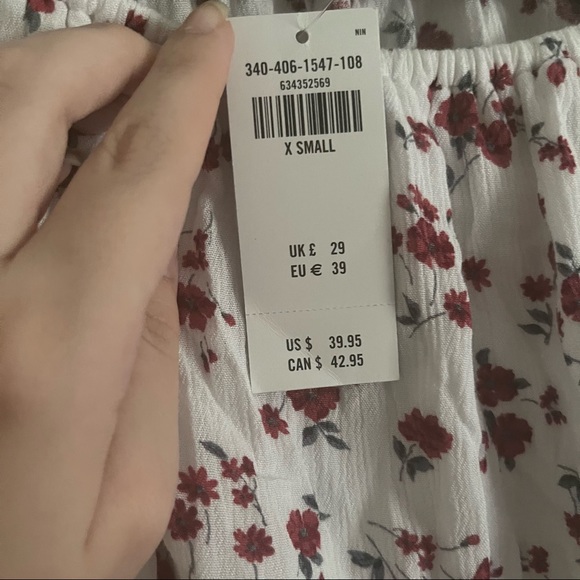 NWT Hollister Off the Shoulder Floral Top - Picture 4 of 4